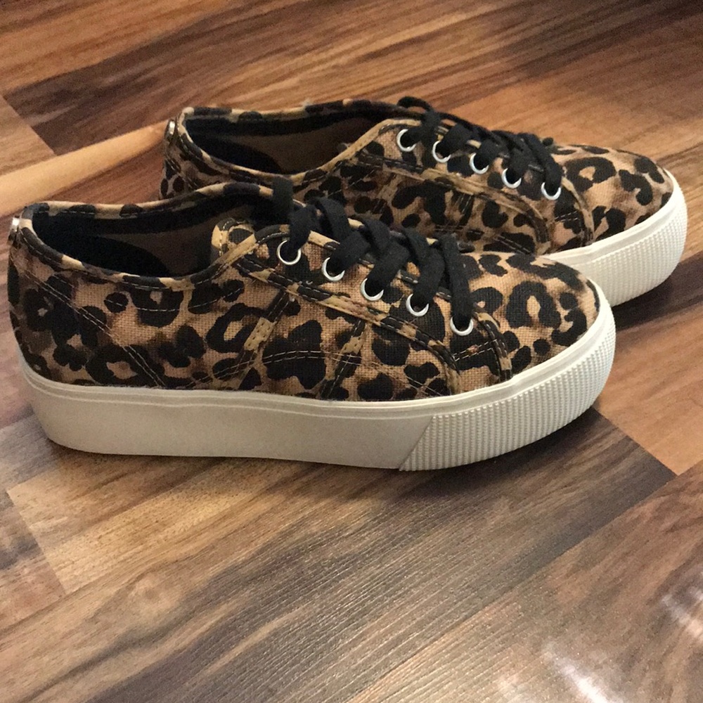 Steve Madden Cheetah Sneakers sz 7.5!